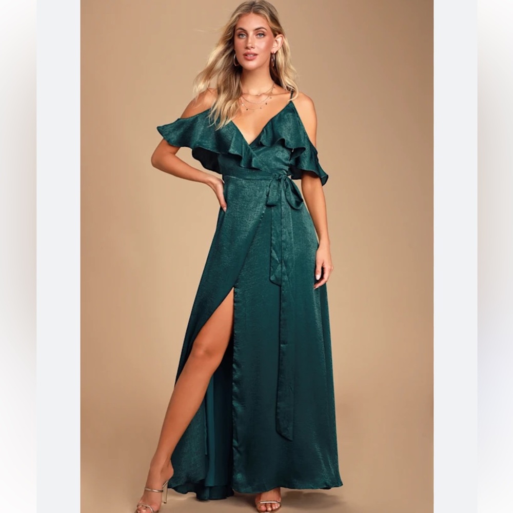 NWT Lulus emerald green off the shoulder dress